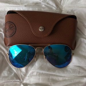 Ray Bans blue aviators